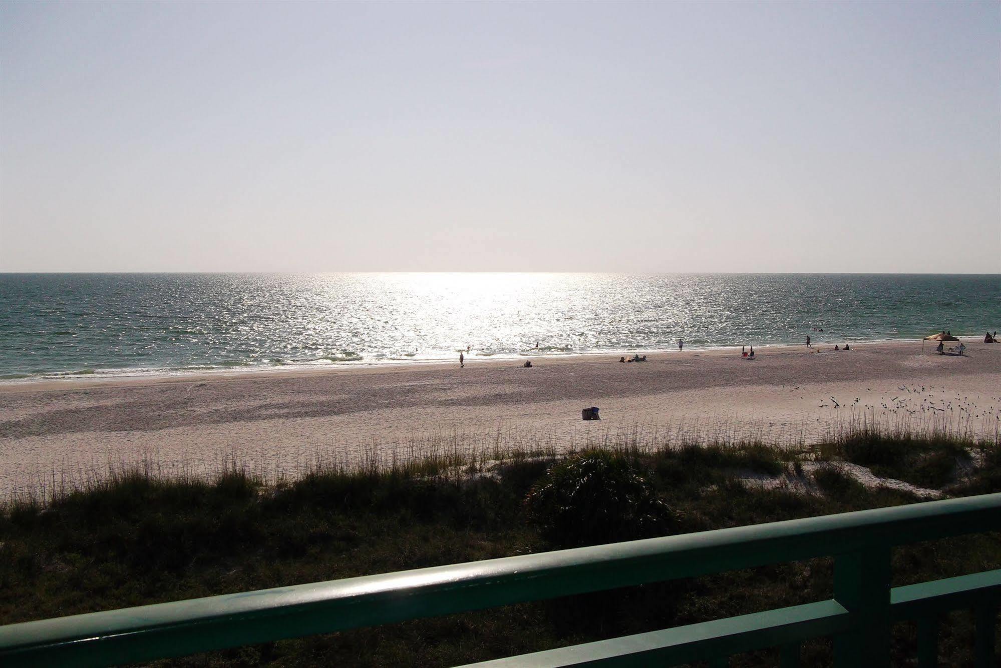 Aparthotel Vistas On The Gulf #502 St. Pete Beach Esterno foto